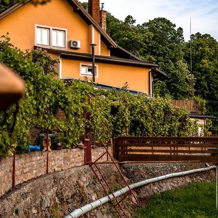 Restoran I Prenociste Egghus Hotel Nasice Exterior photo